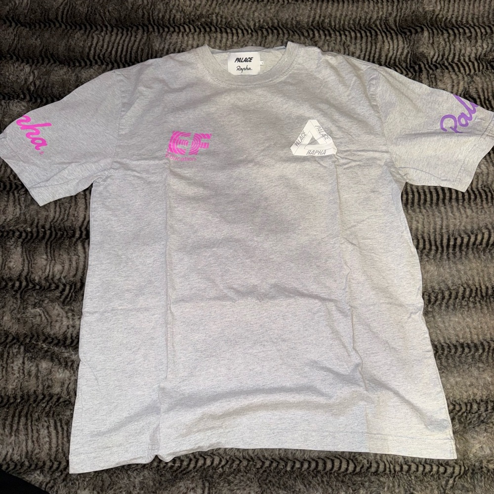 PALACE/RAPHA Gray T-Shirt with Graphics